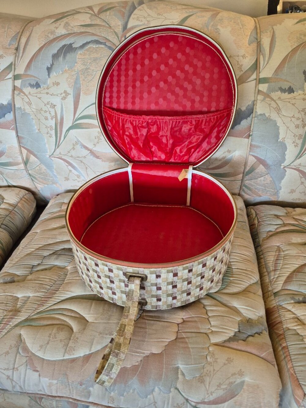 Blondy Luggage Co. Hat Box - Vintage